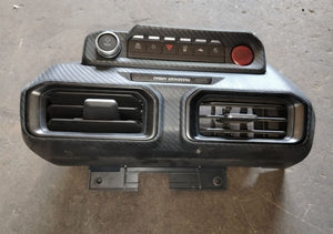 Used 2024 to 2025 FORD MUSTANG GT CENTER DASH VENT TRIM START STOP BUTTONS - قطعة تريم وسطية لفتحات تكييف الطبلون مع أزرار التشغيل والإيقاف مستعملة لفورد موستانج GT موديل 2024 إلى 2025