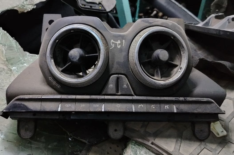 Used 2016–2023 Chevrolet Camaro A/C Heater Climate Control – Temperature & Fan Adjustment Unit - مستعمل وحدة تحكم تكييف الهواء والتدفئة شفروليه كمارو 2016–2023 – وحدة ضبط درجة الحرارة والمروحة
