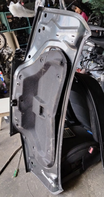 Used Chevrolet Camaro 2016–2020 Convertible Deck Lid Spoiler Wing Trunk Cover - جناح غطاء صندوق السيارة القابل للتحويل المستخدم لشفروليه كمارو 2016–2020