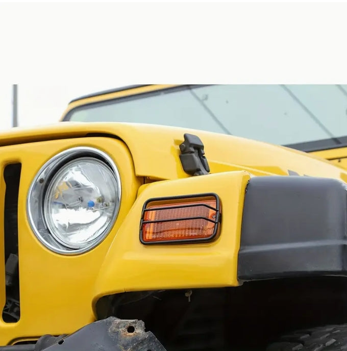 Black Turn Signal Light Grille Covers for Jeep Wrangler TJ 1997-2006 – Protective & Stylish Front Light Guard غطاء شبك أسود لمصابيح الإشارة لجيب رانجلر 1997-2006, حماية أنيقة للمصابيح الأمامية