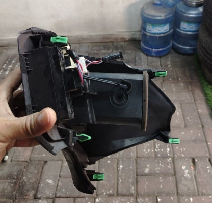 Used Original Lexus NX-RX Dashboard AC Vent Grill – Right Side (Driver Side) 2024 – OEM Genuine قطعة أصلية مستعملة – شبك مكيف لوحة القيادة الأيمن (جهة السائق) لسيارة لكزس NX-RX موديل 2024