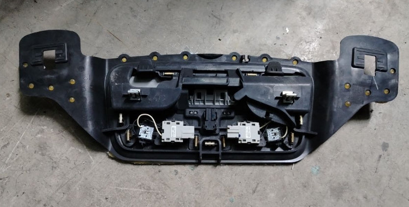 Used 2016–2023 Chevrolet Camaro Roof Ventilation Panel - مستعمل لوحة تهوية السقف لشفروليه كمارو 2016–2023