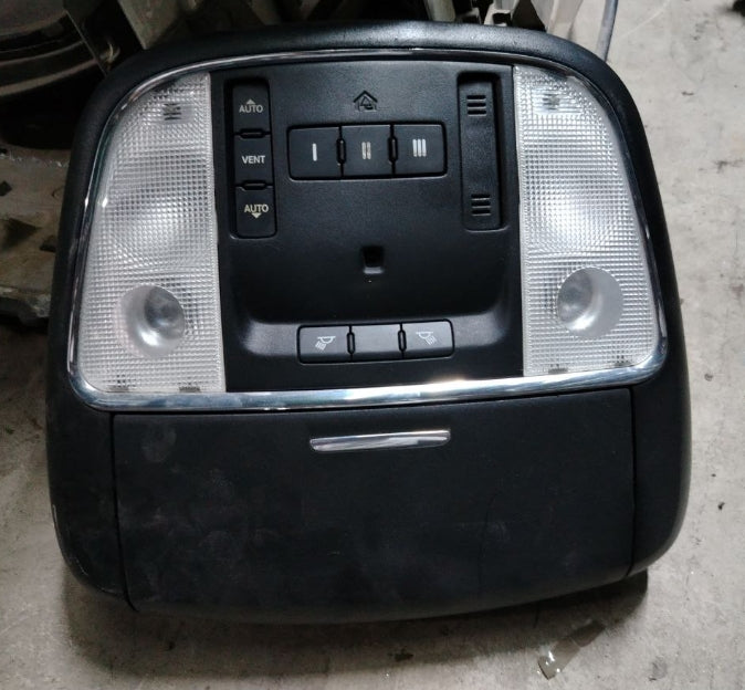 Used 2015–2023 Dodge Charger OEM Overhead Console – Black, Without Sunroof - وحدة التحكم العلوية (الكونسول العلوي) الأصلية مستعملة لدودج تشارجر 2015–2023 – باللون الأسود، بدون فتحة سقف