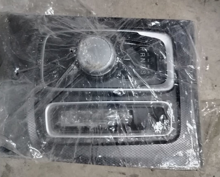 Used 2016–2023 Chrysler 300 Transmission Shifter – Mopar OEM Automatic Gear Selector - مستعمل ذراع ناقل الحركة (الشيفتر) لكرايسلر 300 2016–2023 – أصلي من Mopar