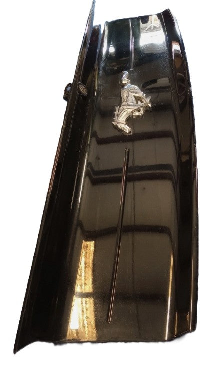 Used 2015–2023 Ford Mustang 4-Cylinder Black Trunk Hatch Deck Lid Panel - مستعمل غطاء صندوق خلفي أسود لسيارة فورد موستانج 4 سلندر 2015–2023