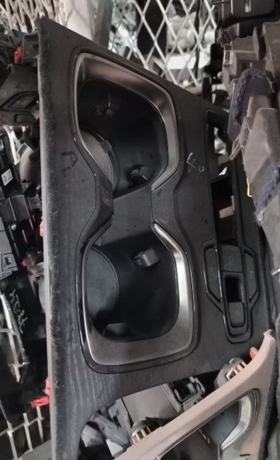 Used Original Lexus NX/RX Cup Holder Assembly (2024) – OEM Genuine قطعة أصلية مستعملة – حامل الأكواب لسيارات لكزس NX وRX موديل 2024
