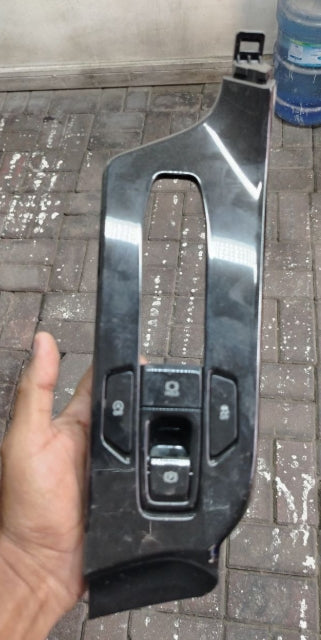 Used Original Lexus NX Console Drive Mode & Parking Brake Control Switch (2024) – OEM Genuine قطعة أصلية مستعملة – وحدة أزرار وضع القيادة وفرامل التوقف (Parking Brake) في الكونسول لسيارة لكزس NX موديل 2024