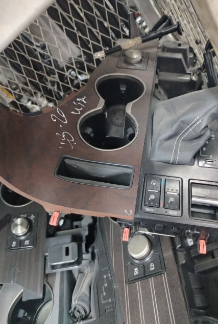 Used Original Lexus RX Cup Holder Assembly 2016-2021 – OEM Genuine قطعة أصلية مستعملة – حامل الأكواب لسيارات لكزس RX موديل 2016-2021