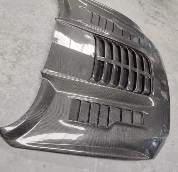 Carbon Fiber Front Hood Air Vent Trim – GT500 Style Bonnet Cover for Ford Mustang Coupe/Convertible 2-Door (2015–2017) غطاء فتحة تهوية غطاء المحرك من ألياف الكربون – تصميم GT500 لسيارة فورد موستانج كوبيه / قابلة للتحويل بابين (2015–2017)