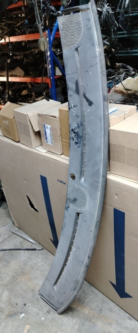 Used 2013–2016 Dodge Charger Front Upper Dash Defroster Grille Vent Panel – OEM Dashboard Air Vent Cover - قطعة أصلية مستعملة لشاحن دودج تشارجر 2013–2016 – لوحة فتحات التهوية العلوية الأمامية على لوحة العدادات