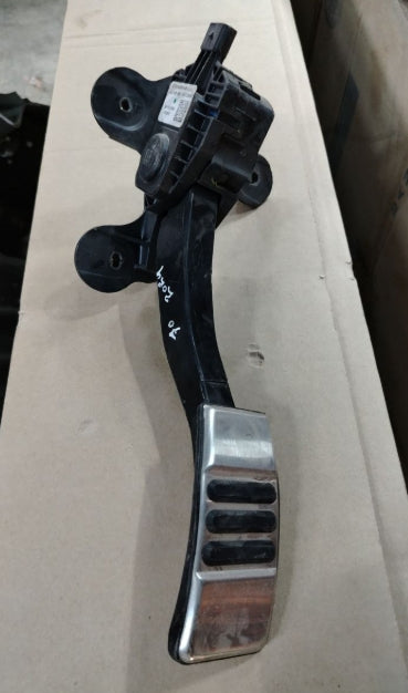 Used Ford Mustang Accelerator Pedal 2011-2023 - دواسة تسارع فورد موستنج 2011-2023 مستعملة