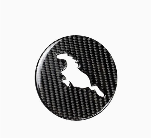 Premium Carbon Fiber Steering Wheel Panel Stickers, Interior Decoration for Ford Mustang (15-20 Models) ملصقات زينة لوحة عجلة القيادة من ألياف الكربون الفاخرة, تعديل داخلي لسيارة فورد موستنج (موديلات 15-20)