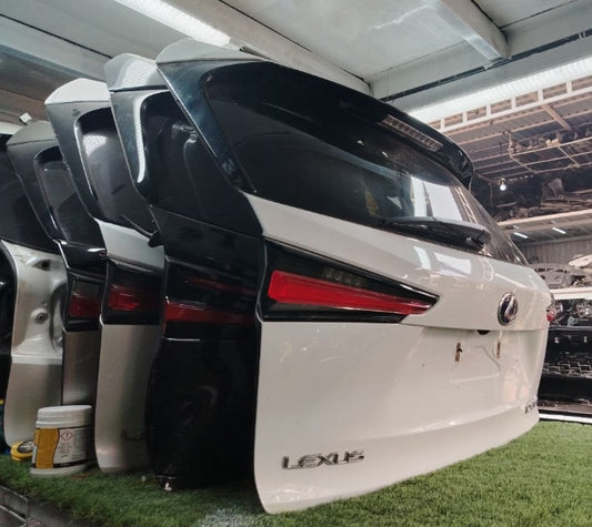 Used Original Lexus NX Tailgate Lid (2015–2021 & 2022–2025) – OEM Genuine باب شنطة خلفي أصلي مستعمل لكزس NX (2015–2021 و2022–2025) – OEM قطعة واحدة