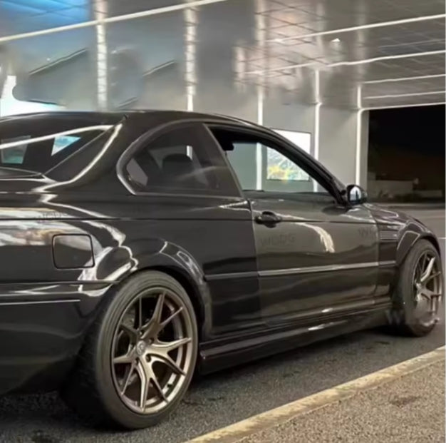 Carbon Fiber OEM-Style Door Panel Covers for BMW 3 Series E46 M3 (2-Door) ألواح أبواب من ألياف الكربون لطراز BMW الفئة الثالثة E46 M3 (بابان) بتصميم OEM