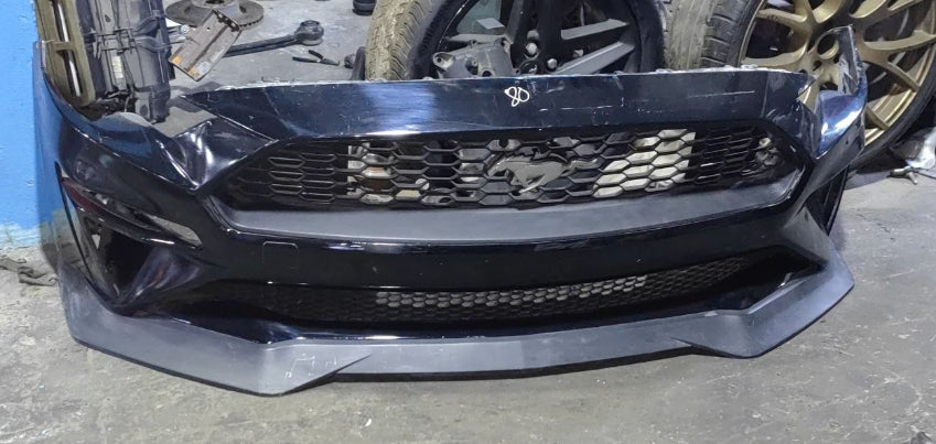 Used Ford Mustang 2018 to 2023 Front Bumper – 4-Cylinder,  صدام أمامي مستعمل لفورد موستانج 2018 إلى 2023 – 4 سلندر