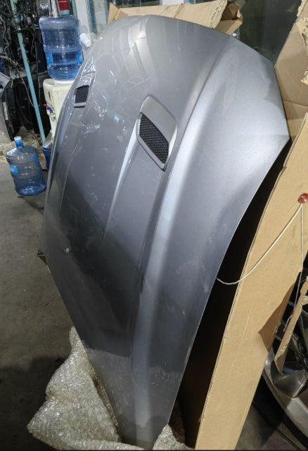 Ford Mustang 2018 to 2023 front Bonnet – New, 8-Cylinder, Durable & Stylish Replacement غطاء محرك أمامي جديد لفورد موستنج 2018 إلى 2023 – مناسب لمحرك 8 سلندر، تصميم أنيق ومتين، بديل عالي الجودة يمنح السيارة مظهراً رياضياً مميزاً.