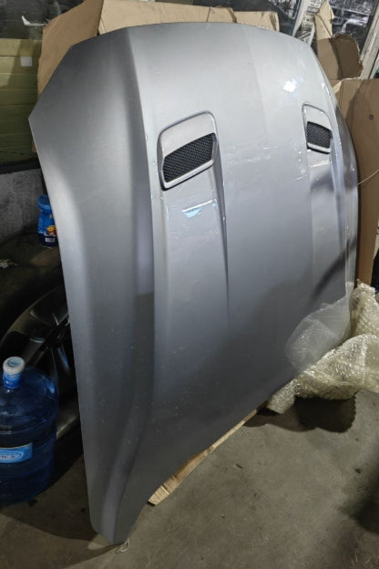 Ford Mustang 2018 to 2023 front Bonnet – New, 8-Cylinder, Durable & Stylish Replacement غطاء محرك أمامي جديد لفورد موستنج 2018 إلى 2023 – مناسب لمحرك 8 سلندر، تصميم أنيق ومتين، بديل عالي الجودة يمنح السيارة مظهراً رياضياً مميزاً.