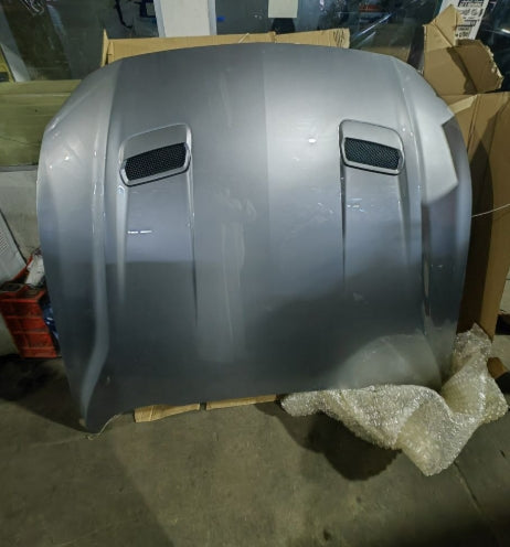 Ford Mustang 2018 to 2023 front Bonnet – New, 8-Cylinder, Durable & Stylish Replacement غطاء محرك أمامي جديد لفورد موستنج 2018 إلى 2023 – مناسب لمحرك 8 سلندر، تصميم أنيق ومتين، بديل عالي الجودة يمنح السيارة مظهراً رياضياً مميزاً.