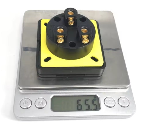 Global Waterproof Industrial Socket 250V 10/16A IP44 Power Connector with Protective Cover, EU/US/UK/AU مقبس صناعي مقاوم للماء 250 فولت 10/16 أمبير IP44 مع غطاء حماية ,متوافق مع معايير EU/US/UK/AU