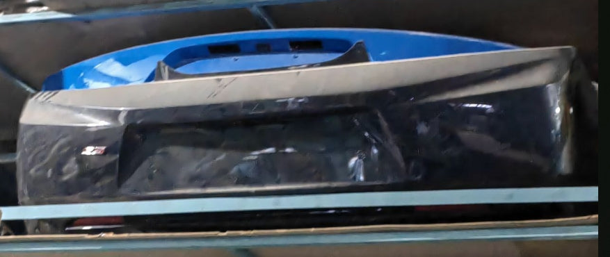 Used Chevrolet Camaro 2016 to 2018 Rear Bumper with Sensors –  صدام خلفي مستعمل لشفروليه كمارو 2016–2018 مع حساسات