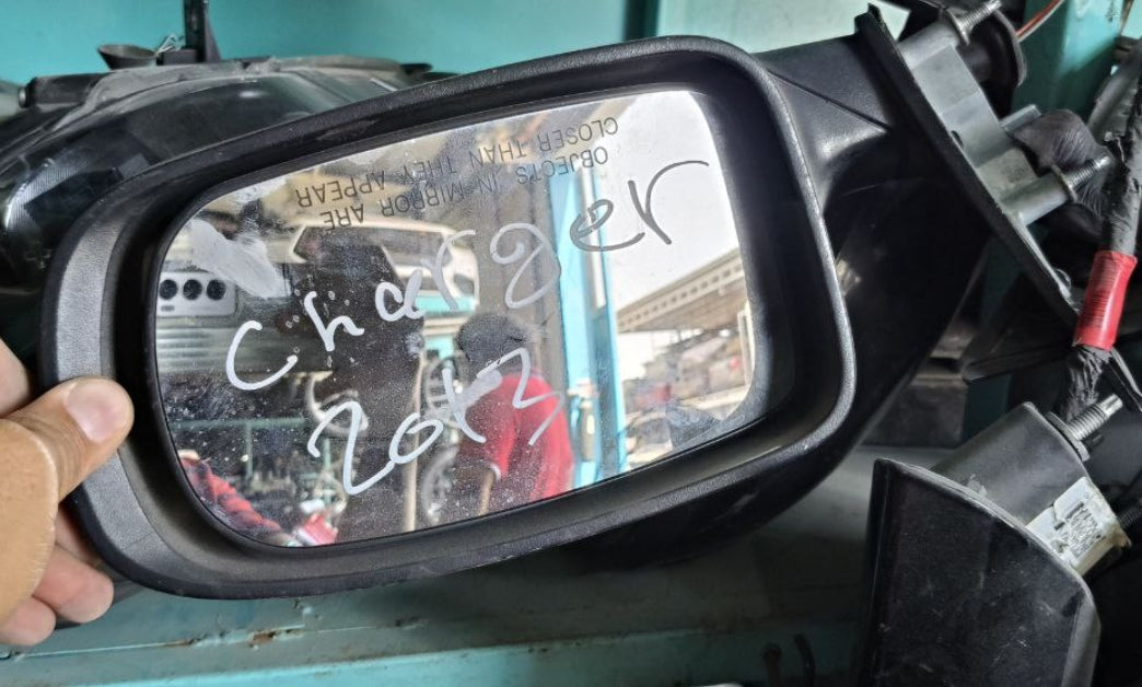 Used Dodge Charger 2013 to 19 Side Mirror – (1 Piece) - مرآة جانبية مستعملة لدودج تشارجر 2013 إلى 2019 – قطعة واحدة