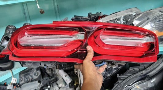 Used Chevrolet Camaro 2019 to 23 Taillight, -ضوء خلفي مستعمل لشفروليه كمارو 2019 إلى 2023