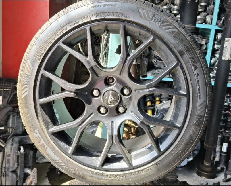 Used Ford Mustang 4-Piece Tire Set –  طقم إطارات 4 قطع مستعمل لفورد موستانج