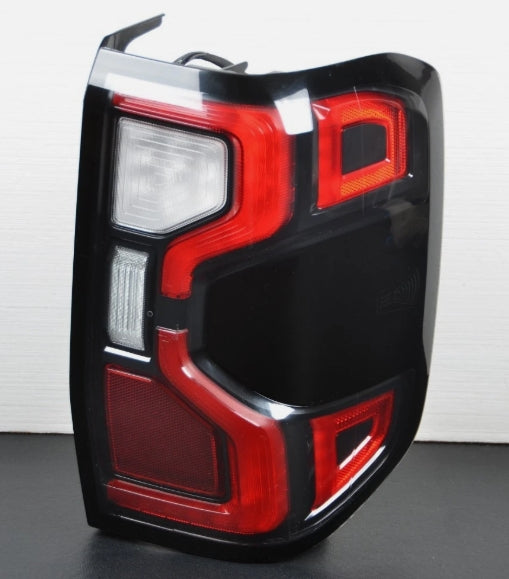 New Ford Raptor 2023+ LED Taillights Set Driver & Passenger Side 
طقم أضواء خلفية LED جديدة لفورد رابتور 2023+ جهة السائق والراكب