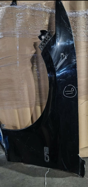 Used Ford Mustang Front Fender 2018 – Passenger & Driver Side, 1 Piece, رفرف أمامي مستعمل لفورد موستانج 2018 – جهة السائق والراكب، قطعة واحدة