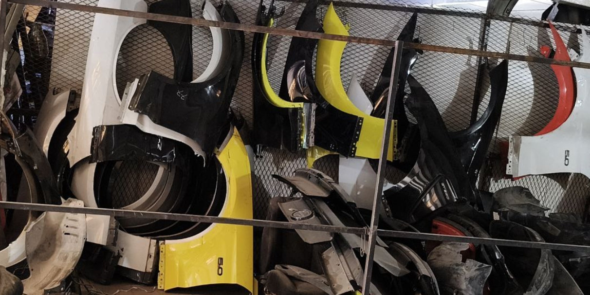 Used Ford Mustang Front Fender 2018 – Passenger & Driver Side, 1 Piece, رفرف أمامي مستعمل لفورد موستانج 2018 – جهة السائق والراكب، قطعة واحدة