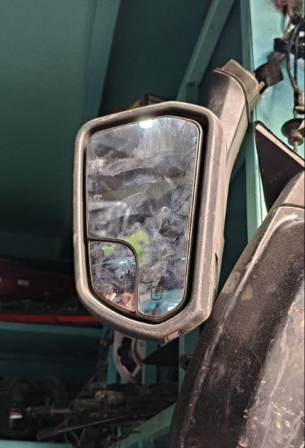 Used Ford Mustang Side Mirrors 2015-2023 – Passenger & Driver Side,  مرايا جانبية مستعملة لفورد موستانج 2015-2023 – جهة السائق والراكب