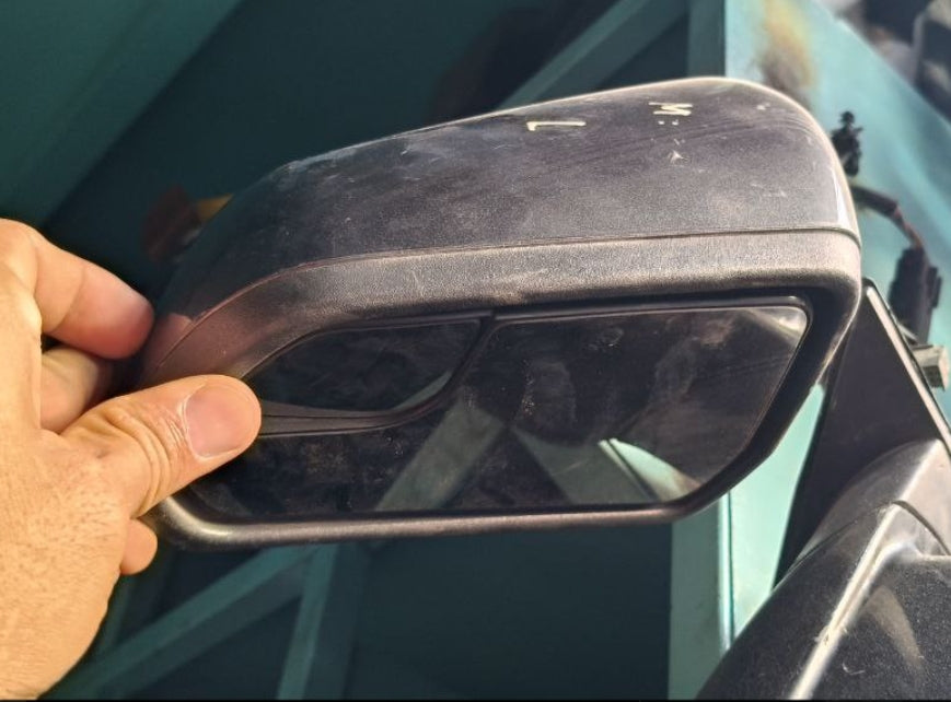 Used Ford Mustang Side Mirrors 2015-2023 – Passenger & Driver Side,  مرايا جانبية مستعملة لفورد موستانج 2015-2023 – جهة السائق والراكب