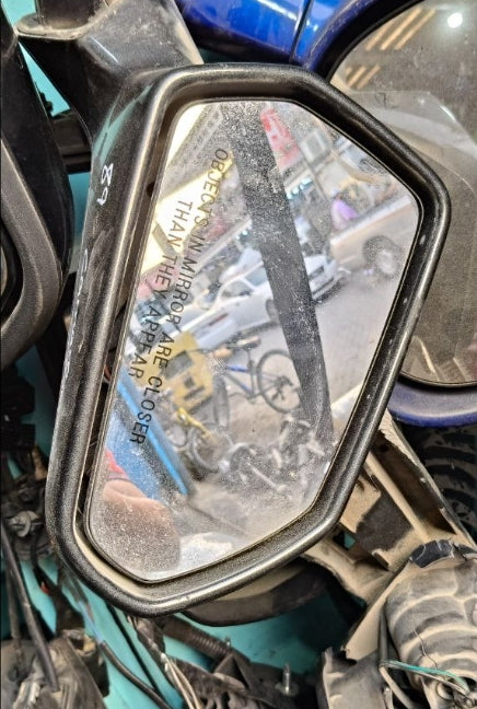 Used Chevrolet Camaro Passenger Side Mirror 2016-2018, (1 Piece)- مرآة جانبية مستعملة لجهة الراكب لشيفروليه كمارو 2016-2018 – قطعة واحدة