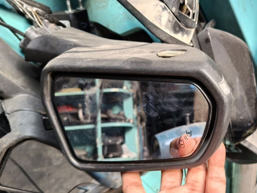 Used Ford Mustang Side Mirrors 2016 to 23, Driver & Passenger Side, مرايا جانبية مستعملة لفورد موستانج 2016 إلى 2023 – جهة السائق والراكب