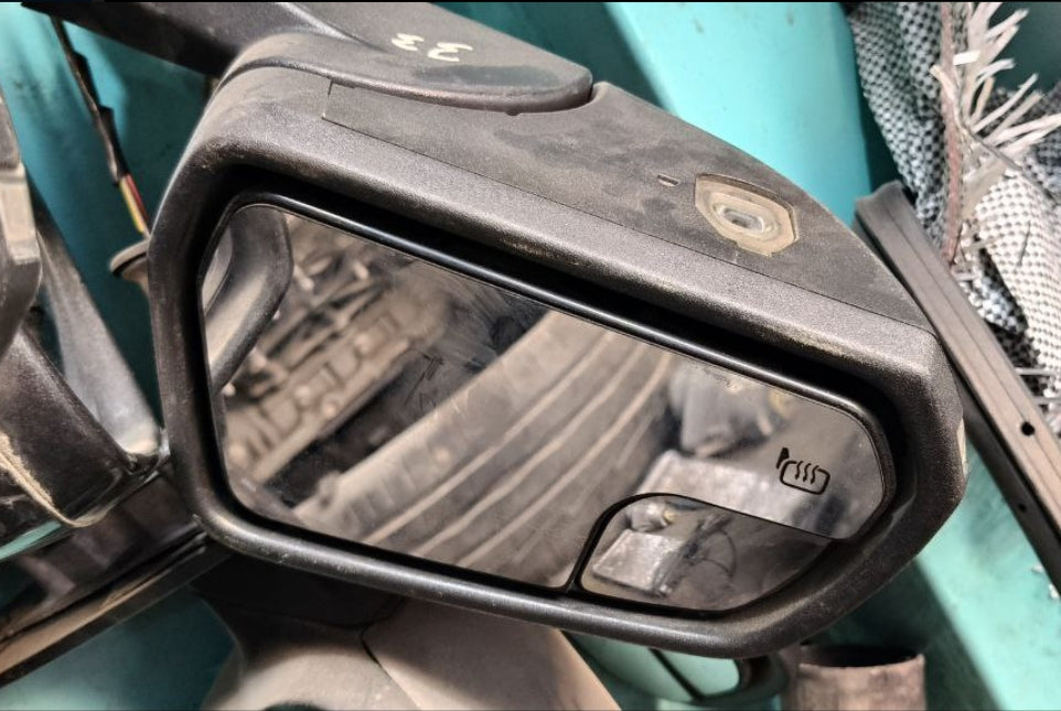 Used Ford Mustang Side Mirrors 2016 to 23, Driver & Passenger Side, مرايا جانبية مستعملة لفورد موستانج 2016 إلى 2023 – جهة السائق والراكب