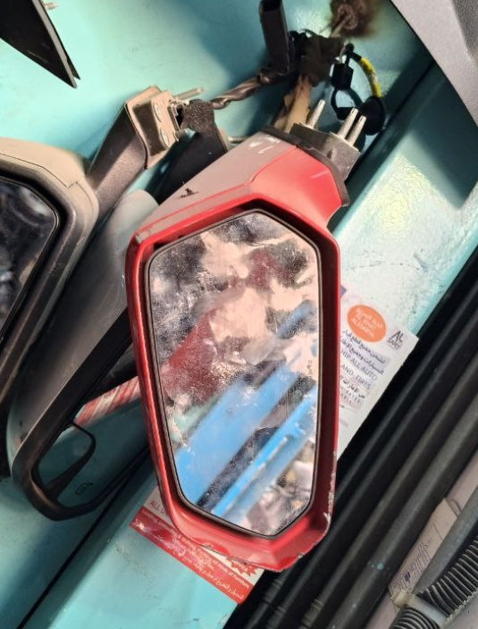 Used Chevrolet Camaro 2015 Driver Side Mirror – (1 Piece)-مرآة جانب السائق مستعملة لشفروليه كمارو 2015 – أصلية من المصنع، رؤية واضحة وتناسب مثالي (قطعة واحدة)