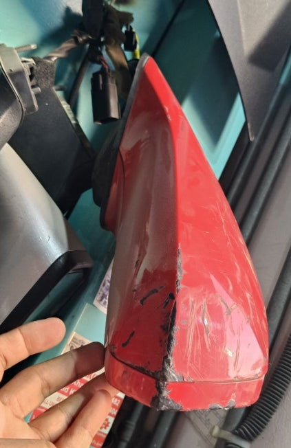 Used Chevrolet Camaro 2015 Driver Side Mirror – (1 Piece)-مرآة جانب السائق مستعملة لشفروليه كمارو 2015 – أصلية من المصنع، رؤية واضحة وتناسب مثالي (قطعة واحدة)