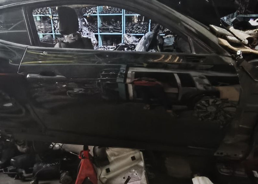 Used Ford Mustang 2024 Passenger Side Door – (1 Piece)- باب جانب الراكب مستعمل لفورد موستانج 2024 – قطعة واحدة