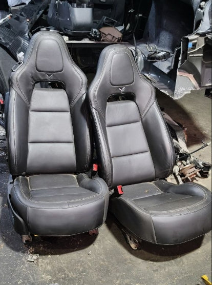 Used Chevrolet Corvette 2017 Front Seats – Driver & Passenger Side, مقاعد أمامية مستعملة لشفروليه كورفيت 2017 – جهة السائق والراكب