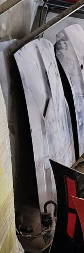 Used Dodge Challenger front Bonnet 2015-2016, 1 Piece- غطاء محرك أمامي مستعمل لدودج تشالنجر 2015–2016 – قطعة واحدة