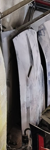 Used Dodge Challenger front Bonnet 2015-2016, 1 Piece- غطاء محرك أمامي مستعمل لدودج تشالنجر 2015–2016 – قطعة واحدة