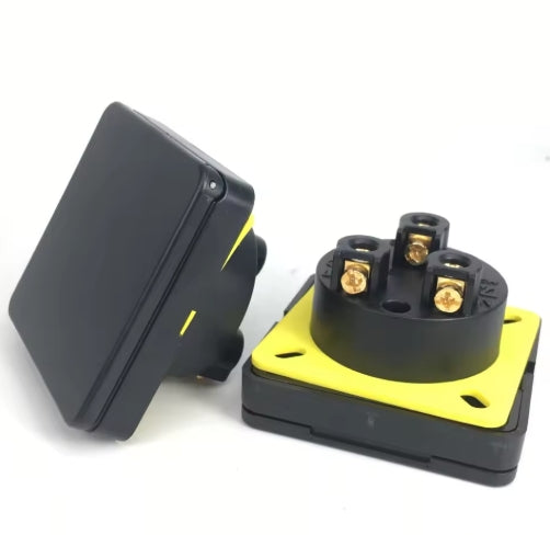 Universal Waterproof Industrial Socket – EU/US/AU/UK 10/16A 250V AC Power Connector with IP44 Cover قابس صناعي عالمي مقاوم للماء – مقبس طاقة 10/16 أمبير 250 فولت مع غطاء حماية IP44 مناسب لمعايير EU/US/AU/UK