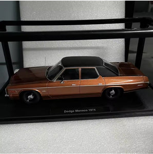 1:18 Dodge Monaco 1974 C-Body Metal Alloy Car Model, Third Generation Four-Door Hardtop Sedan Collector’s Simulator مجسم سيارة 1:18 دودج موناكو 1974 من سبائك معدنية, الجيل الثالث، سيدان هارد توب بأربعة أبواب، نموذج محاكاة للمقتنين