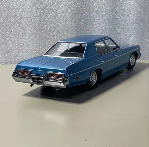 1:18 Dodge Monaco 1974 C-Body Metal Alloy Car Model, Third Generation Four-Door Hardtop Sedan Collector’s Simulator مجسم سيارة 1:18 دودج موناكو 1974 من سبائك معدنية, الجيل الثالث، سيدان هارد توب بأربعة أبواب، نموذج محاكاة للمقتنين