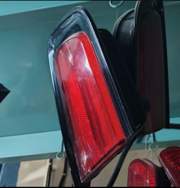 Used Set of 2 Tail Lights for Dodge Charger 2011-2014 – Driver & Passenger Side Outer,  زوج أضواء خلفية مستعملة لدودج تشارجر 2011–2014 – الجهة الخارجية للسائق والراكب