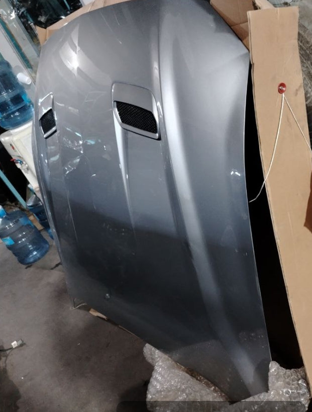 Ford Mustang 2018 to 2023 front Bonnet – New, 8-Cylinder, Durable & Stylish Replacement غطاء محرك أمامي جديد لفورد موستنج 2018 إلى 2023 – مناسب لمحرك 8 سلندر، تصميم أنيق ومتين، بديل عالي الجودة يمنح السيارة مظهراً رياضياً مميزاً.