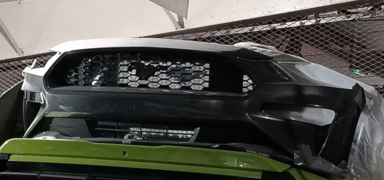 Used Ford Mustang 2018 to 2023 Front Bumper – 8 Cylinder, صدام أمامي مستخدم لفورد موستانج 2018 إلى 2023 – 8 سلندر
