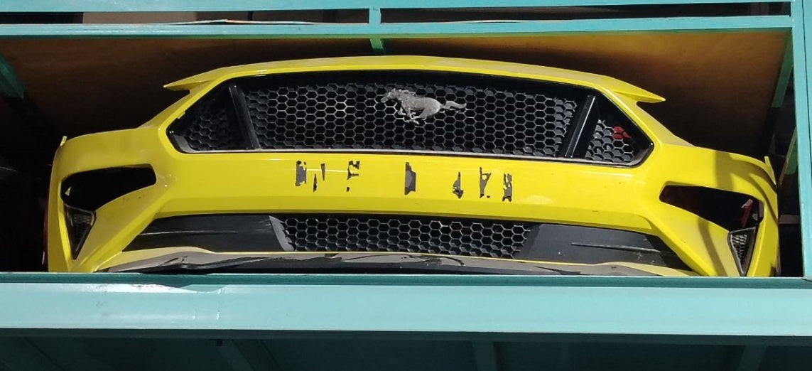 Used Ford Mustang 2018 to 2023 Front Bumper, 8 Cylinder صدام أمامي مستعمل لفورد موستانج 2018 إلى 2023 – 8 سلندر