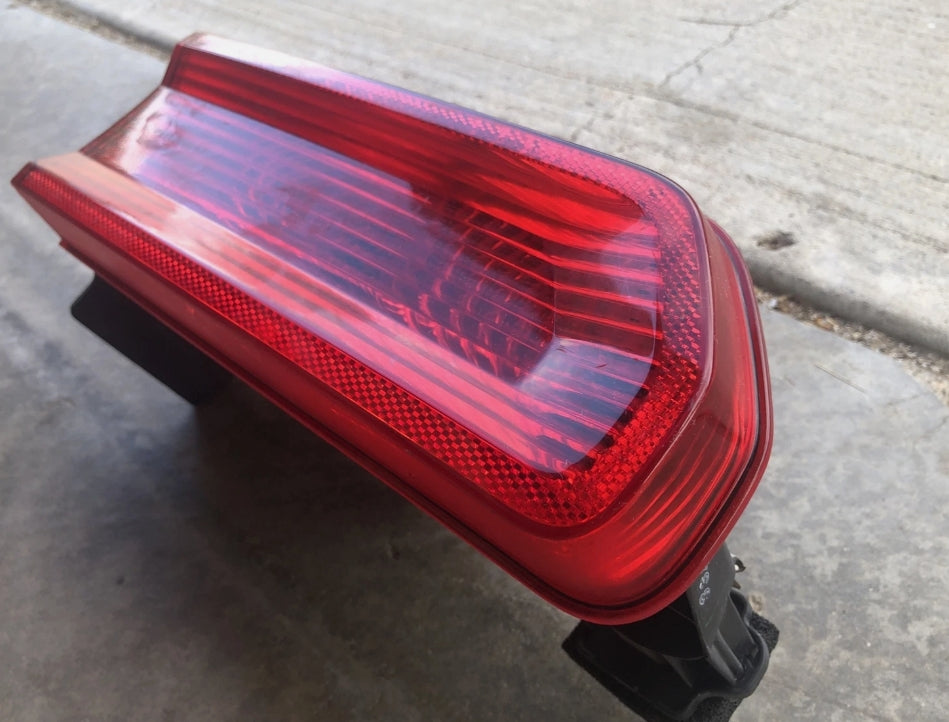 Used 2008-2014 Dodge Challenger Tail Lights – Driver & Passenger Side,  أضواء خلفية مستعملة لدودج تشالنجر 2008–2014 – جهة السائق والراكب