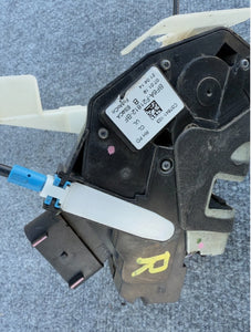 Used Ford Mustang GT 2015-2023 Passenger Door Latch Lock Actuator –مُشغل/قفل باب الراكب مستعمل لفورد موستانج GT 2015–2023